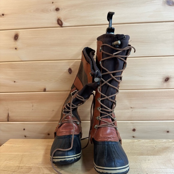 Sorel waterproof boots - Picture 2 of 3